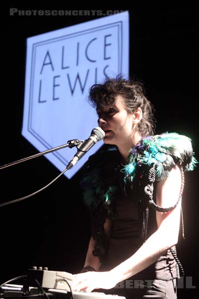 ALICE LEWIS - 2011-01-21 - PARIS - La Loge - 